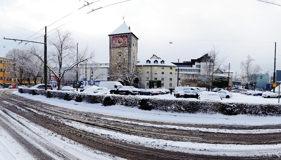 Kurz vor dem Mittag des 5. Januars 2017 beim Adlerparkplatz mit Blick auf das Schwabentor. Bild: zvg.