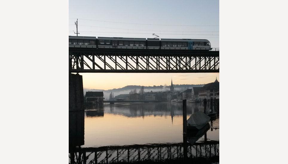 Ein ruhiger Winterabend am Rhein. (10. Dezember 2016). Bild: Esther Blättler–Reutimann