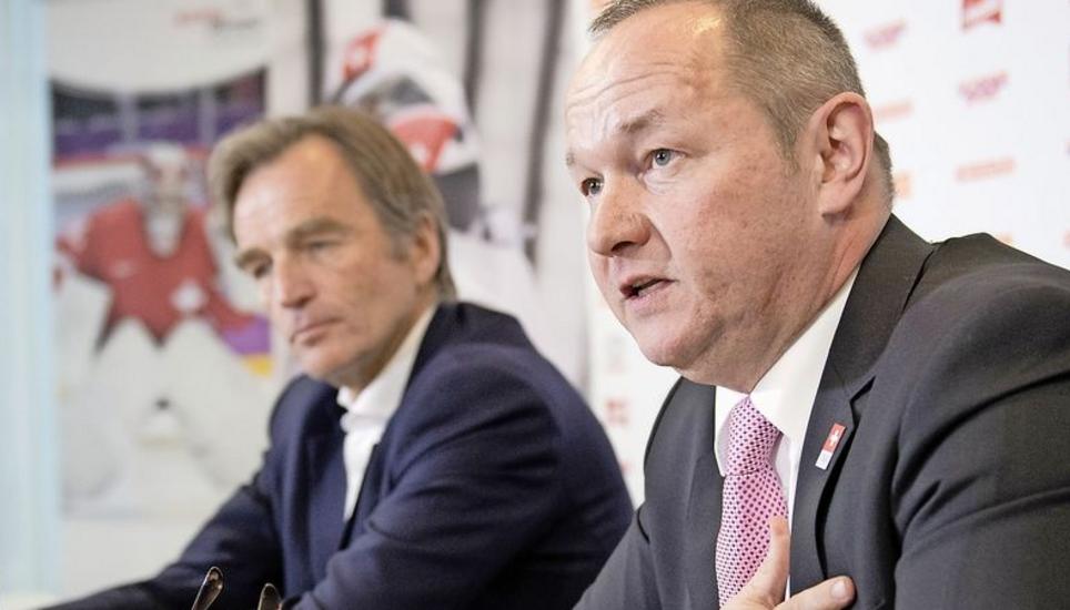 Jürg Stahl, Präsident von Swiss Olympic (rechts), kündigt einen positiven Entscheid des Exekutivrats zu der Lancierung einer Schweizer Kandidatur an der Seite von Jean-Philippe Rochat, Präsident des Komitees Sion 2026, an. Bild Key