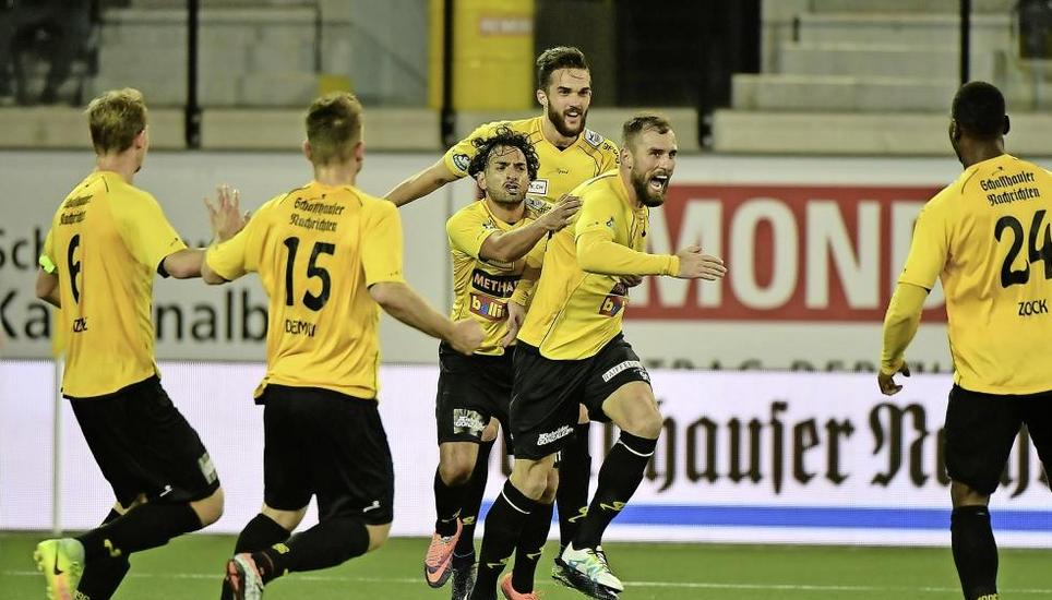 Der FC Schaffhausen verpasste am letzten Samstag vor einer Woche den vierten Sieg in Folge knapp. Nach 82 Minuten führten die Munotstädter noch mit 2:0. Beim Schlusspfiff hiess es 2:2 Unentschieden. Bild: Michael Kessler