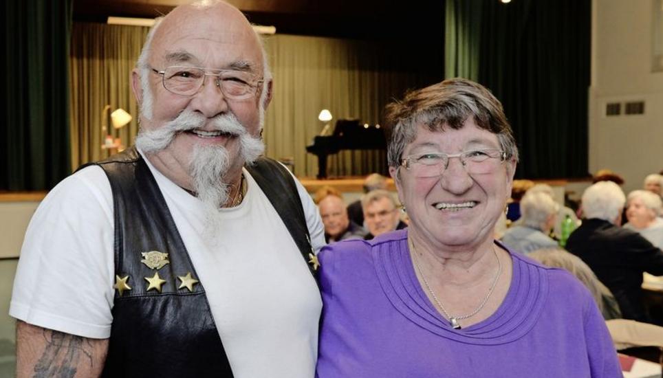 Am jährlichen Skiausflug des Quartiervereins nehmen Hans und Sig Hillepold immer wieder gerne teil.