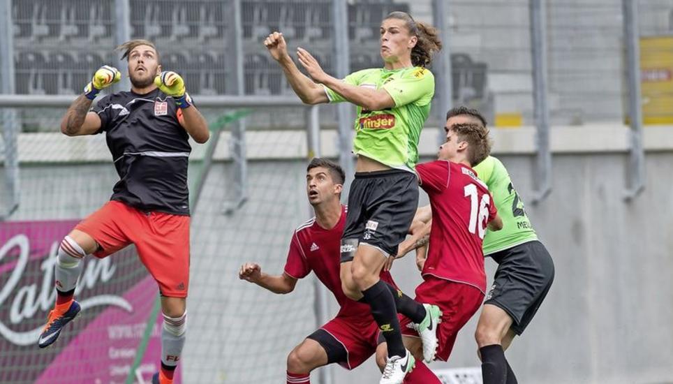 Auf dem Sprung zum FCS: Testspieler Noah Loosli (grünes Trikot, Mitte) präsentiert sich in guter Form. Bild: Roger Albrecht