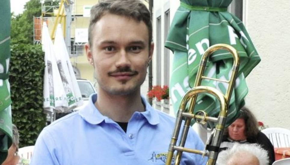 Einsatz am Sommerabend-Konzert: Posaunist Gabriele Pertini. Bild: Eric Bührer