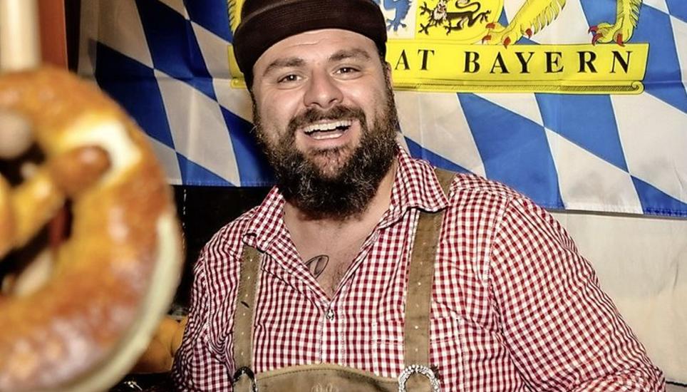 Mister Oktober: Bruno Meier liess es mit seinen Gästen im «Meier’s Pool» krachen.