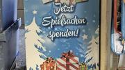 Der «Schlitten der Freundschaft» steht weiterhin vor dem Laden. Bild: Isabel Heusser