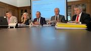 Der vollständige Regierungsrat präsentierte am Mittwoch Budget und Finanzplan den Medien. Bild: zge