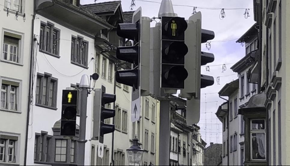 Kurz aber genügend: Die Grünphasen an Füssgängerstreifen in der Schaffhauser Altstadt. Archivbild: Selwyn Hoffmann