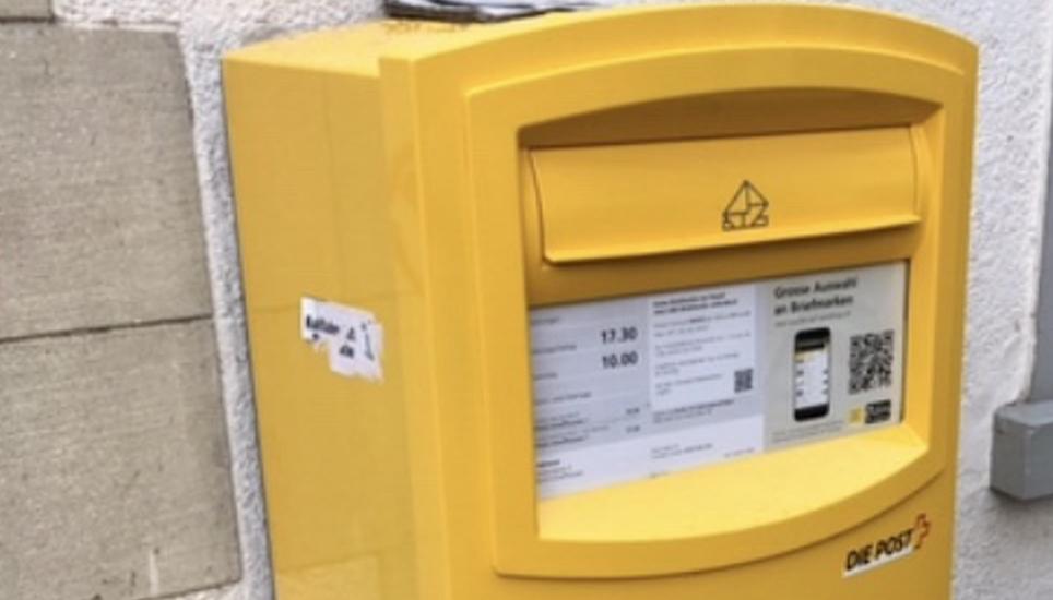 Bei der Sprengung wurde der Briefkasten an der Wilerstrasse in Ramsen vollständig zerstört. Bild: Symbolbild