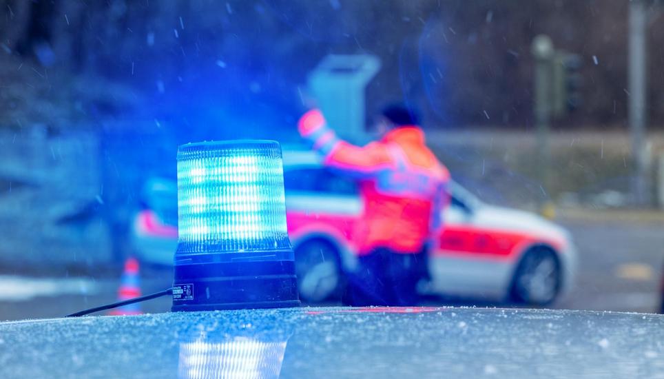 Die A4 war mehrere Stunden gesperrt. Symbolbild: ZHPol
