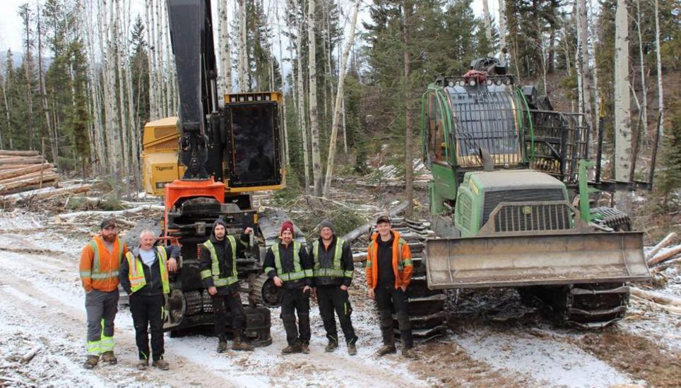 Das Team der Firma Volktrans Canada Ltd. im Jaspers Nationalpark. Noch ungefähr zwei Wochen werden sie im Park arbeiten müssen.