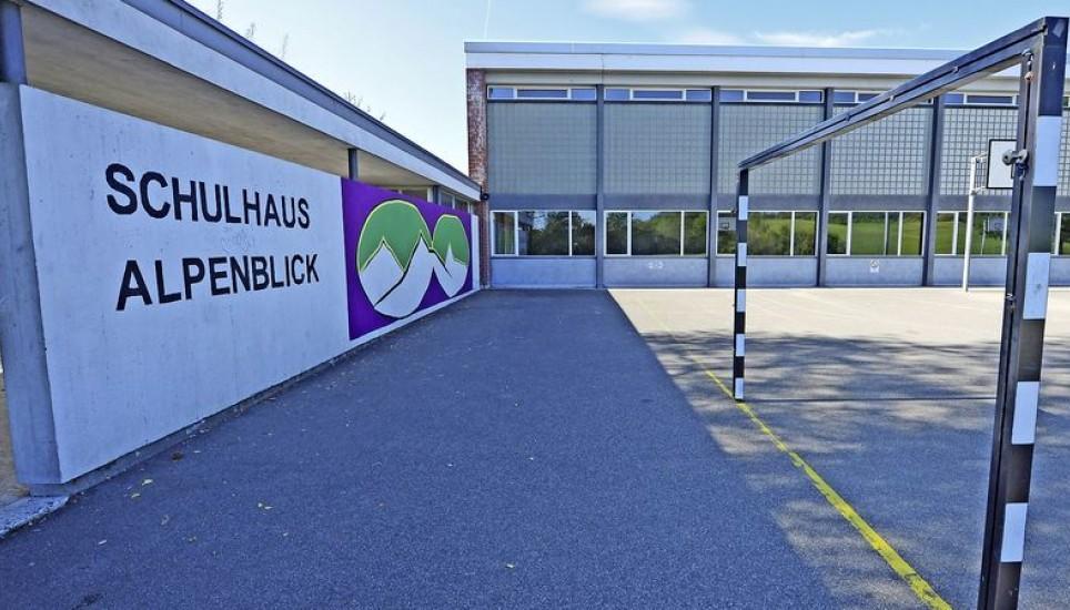 Ein Schüler der Time Out Klasse Schaffhausen hat gegen einen Lehrer des Schulhauses Alpenblick Morddrohungen ausgesprochen. Bild: Selwyn Hoffmann