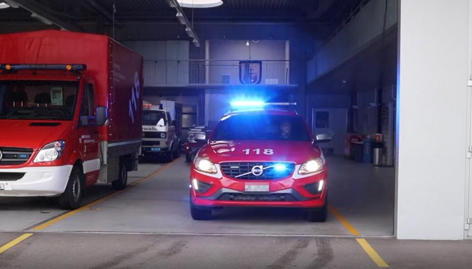 Mehrere Mitglieder der Feuerwehr waren vor Ort. Symbolbild: R. Denzel