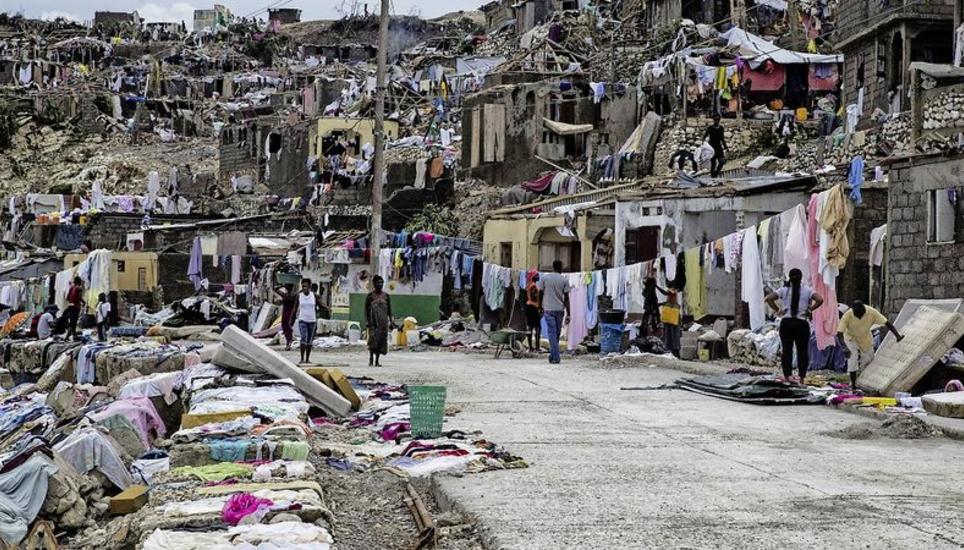 Die Stadt Jérémie auf Haiti ist nur noch ein Trümmerhaufen, nachdem Hurrikan Matthew sie verwüstet und landesweit mehr als 400 Tote gefordert hat. Bild: Key