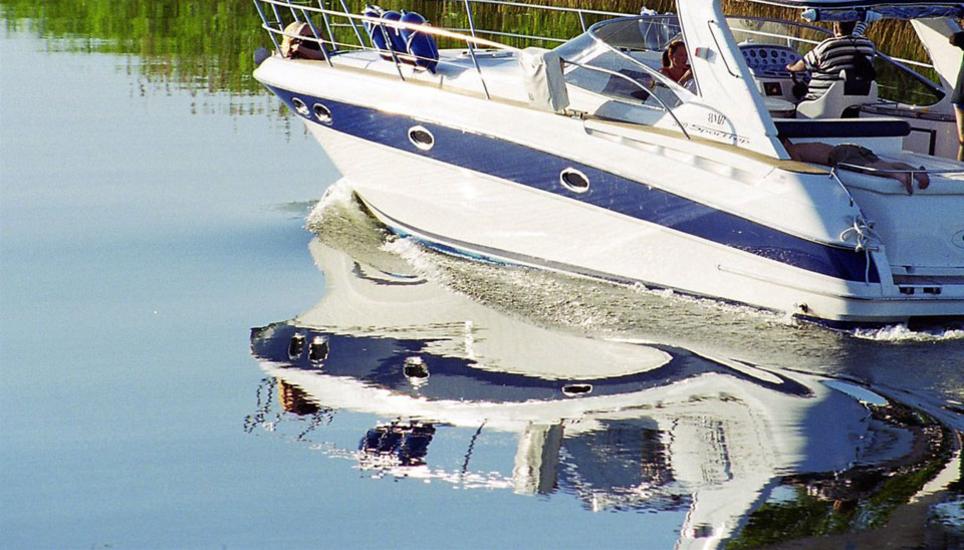Der Mann wollte mit seinem Boot eine Tour auf dem Untersee machen. Wurde dabei aber mit 2.5 Promille von der Polizei kontrolliert. Symbolbild: Free Images