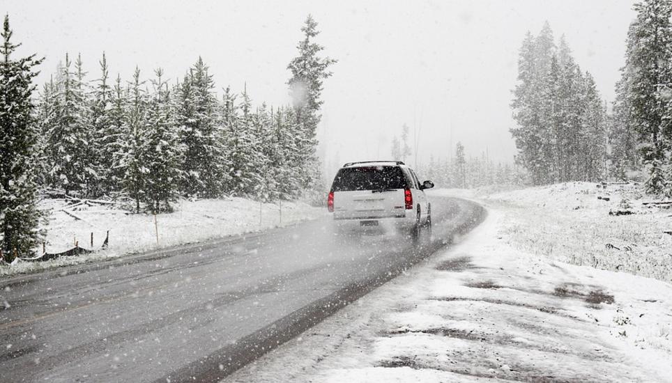 Im Winter ist auf den Strassen besondere Vorsicht gefragt. Bild: Pixabay