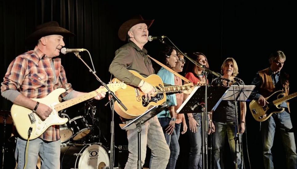 Die Band Westernstore schlug zum Jubiläum auch neue (Weihnachts-)Töne an. Bild: B. Ürek