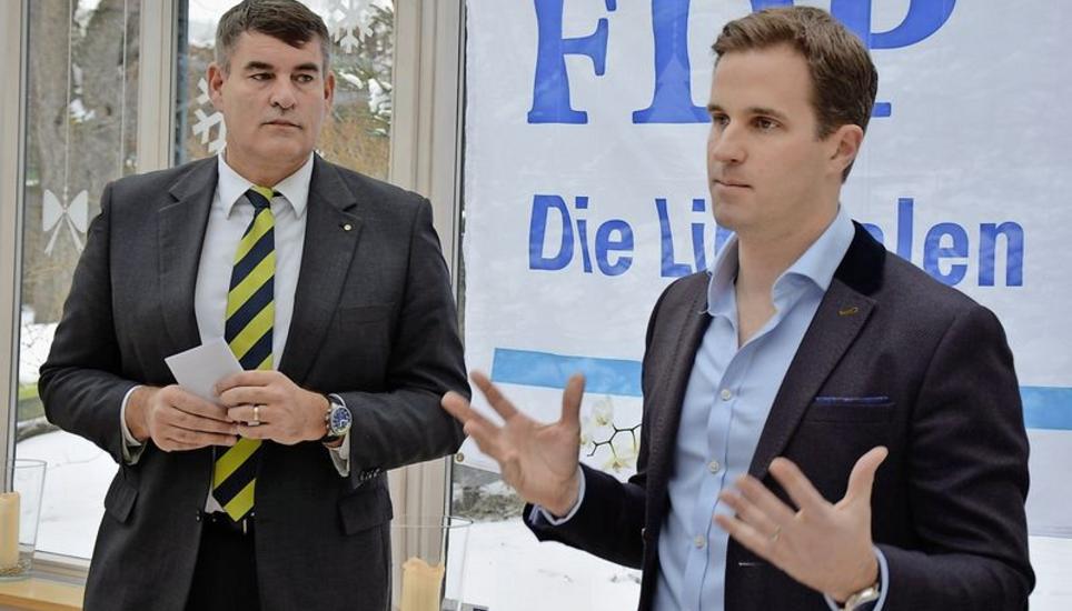 Jung, dynamisch und voller Visionen: Christoph Grainger-Herr (rechts) stellte sich den Fragen von Regierungsrat Christian Amsler beim FDP-Neujahrsapéro. Es war Grainger-Herrs erster Auftritt in seiner neuen Funktion. Bild: Dario Muffler