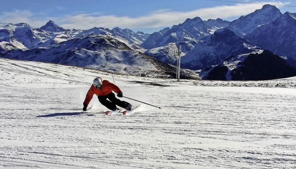 Der gemeine Skifahrer beim Vergnügen. Nächste Woche gehen auch die Schaffhauser Schulen auf die Piste. Bild: Pixabay
