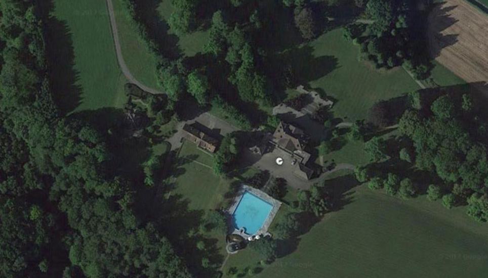 Das Schloss Eugensberg aus der Vogelperspektive. Bild: Google Maps