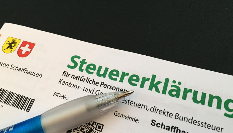Die Steuern werden in der Gemeinde Neuhausen erhöht. Bild: OPP