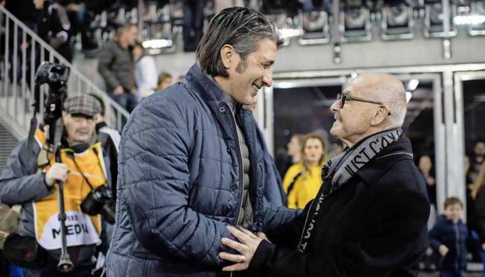 Lächeln war Trumpf: Initiator Aniello Fontana (rechts) und FCS-Cheftrainer Murat Yakin durften bei der Stadioneröffnung um die Wette lächeln. Bild Key