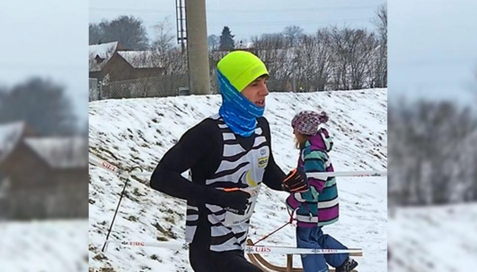 Dominic Müller, hier beim Düdinger Cross, wurde an der Cross-SM Zwölfter. Bild: dmu