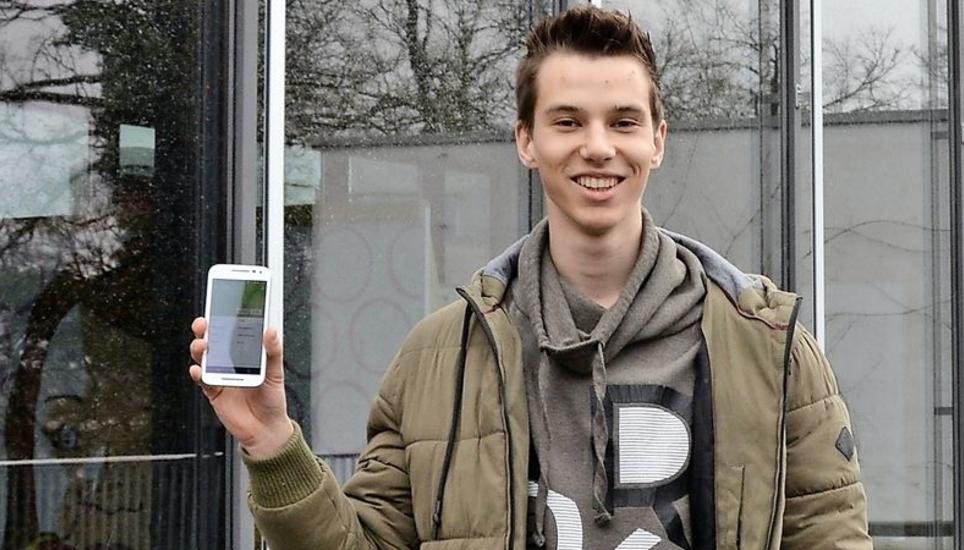 Jonas Wolter ist stolz auf seine Arbeit – und doch müsste man noch enorm viel Geld und Zeit investieren, wenn man sie auf den Markt bringen möchte. Bild: Mark Liebenberg