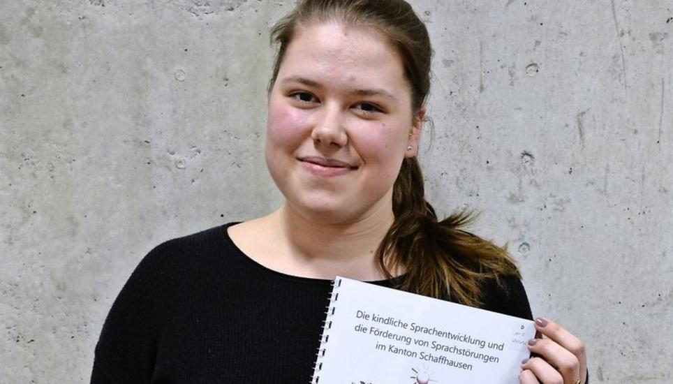 Wie die normale kindliche Sprachentwicklung verläuft, welche Sprachstörungen es gibt und wie sich diese auswirken, beschreibt Irma Omlin in ihrer Maturaarbeit. Bild: Marc Schüler