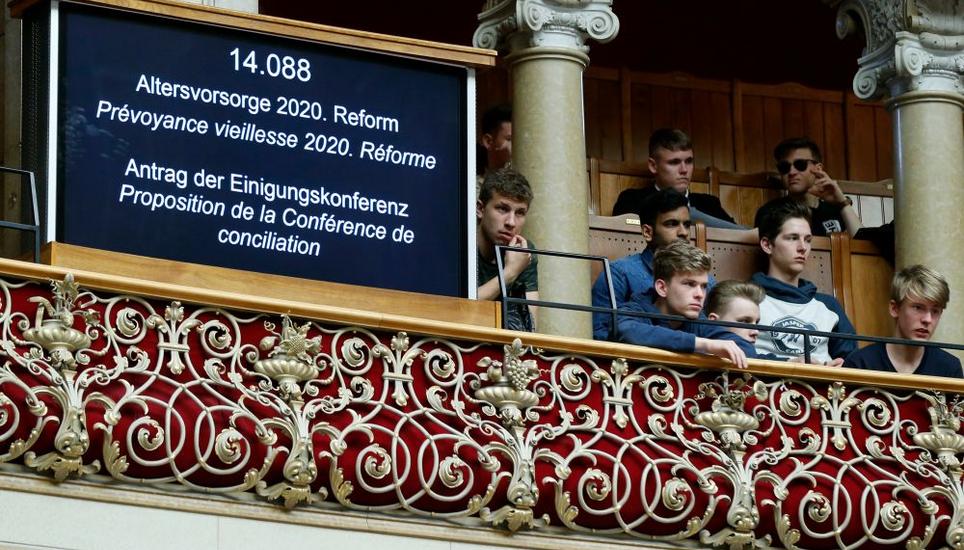 Geht vorallem auch die Jungen etwas an: die Debatte zur Altersreform. Bild: Key