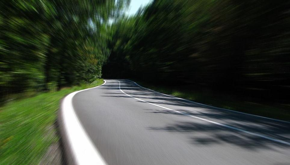 Mit 104 km/h wurde eine 25-jährige Frau im Mühlental gemessen. Symbolbild: Pixabay
