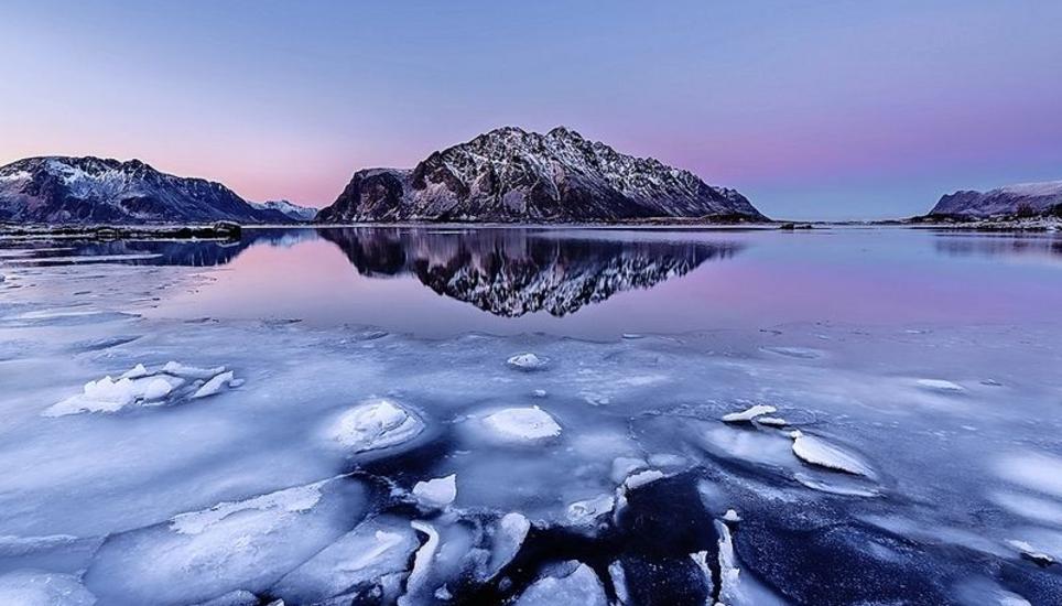 Der Winter auf den Lofoten in Norwegen bietet eine spektakuläre Farbenpracht. Bild: Reto Savoca aus Dachsen