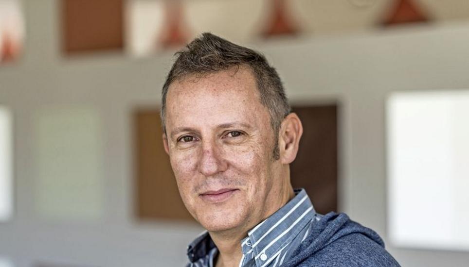Dani Scheffmacher führt den von seinem Vater gegründeten Malerbetrieb. Bild: Peter Schäublin