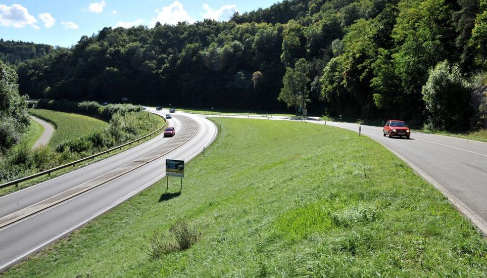 Die J15 zwischen Herblingen und Thayngen. Bild: Selwyn Hoffmann