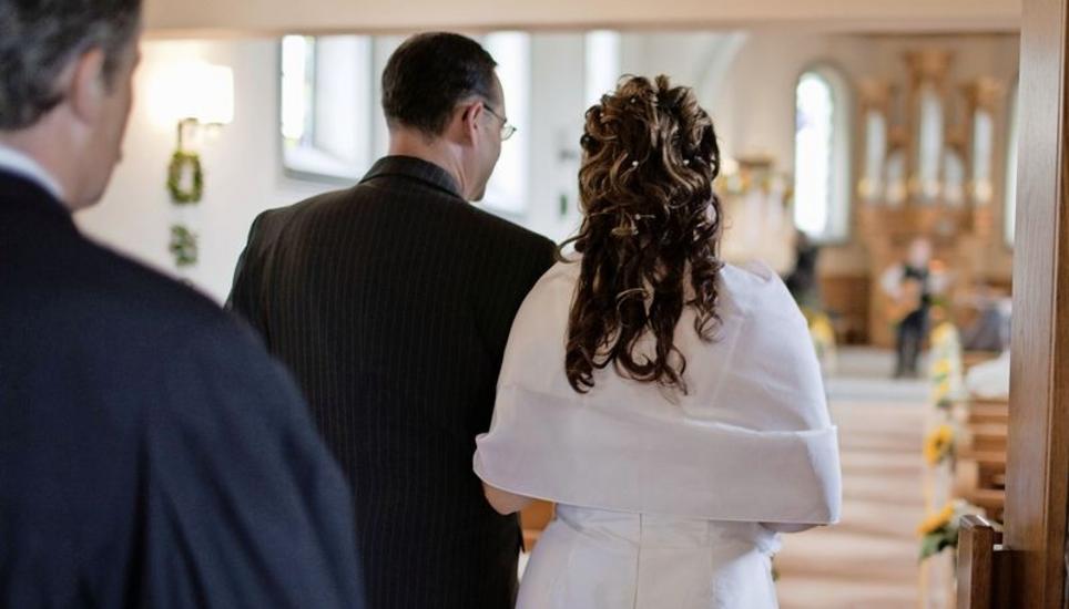 Um die 100 Schaffhauser Paare geben sich pro Jahr das Jawort in einer Kirche – aber auch grosse Feiern nach einer standesamtlichen Trauung kommen in der Heiratssaison zwischen April und August immer mehr in Mode. Bild: Key