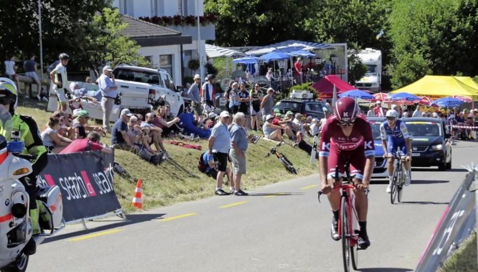 Legendärer Aufstieg bei der «Reiatstube»: Der «Opfertshofer» war einer der Knackpunkte bei der 81. Tour de Suisse. Einige Fahrer mussten auf die Zähne beissen, um die lange Steigung schnell zu meistern. Bild: HKG