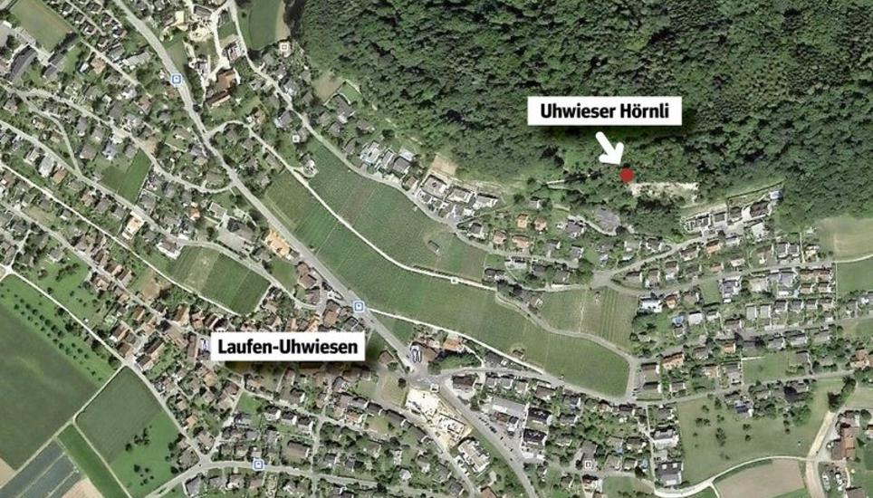 Oben an Uhwiesen steht der sogenannte Hörnliturm (im Bild Uhwieser Hörnli). Es ist ein beliebter Ort für Hundespaziergänge. In der Nähe des Turms wurde der Täter in den vergangenen Wochen mehrmals gesehen. Bild: Google Maps