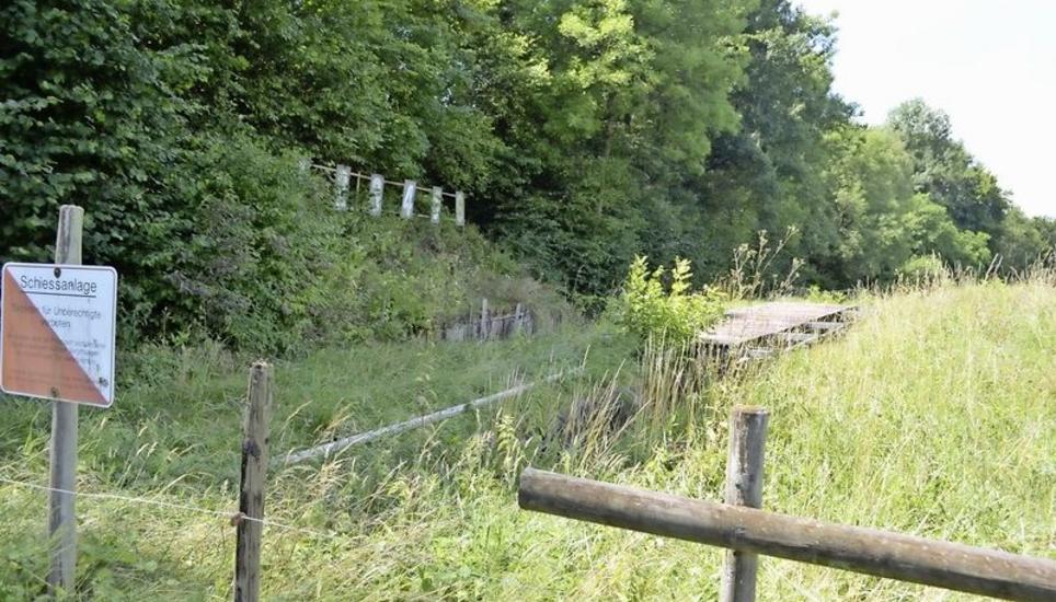 Die Schiessanlage in Buchberg wird zurückgebaut. Die Gemeinde muss beweisen, dass das Militär hier das Gefechtsschiessen geübt hat, was den Boden zusätzlich belastet hat. Gelingt der Beweis, muss der Bund zahlen. Bild: Thomas Güntert