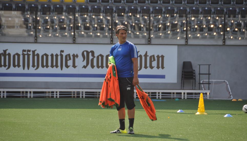 Murat Yakin während seines letzten Trainings beim FC Schaffhausen. Bild: Daniel F. Koch