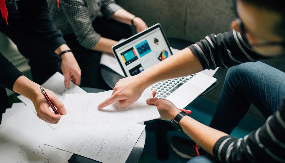 Wir möchten mit Ihnen zusammenarbeiten. Bild: Stefan Stefancik, unsplash.com