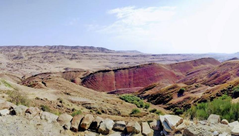 Blick von der aserbaidschanischen Grenze auf die Steppenwüste im Südosten Georgiens. Bilder: Prisca Huguenin und Matthias Wipf