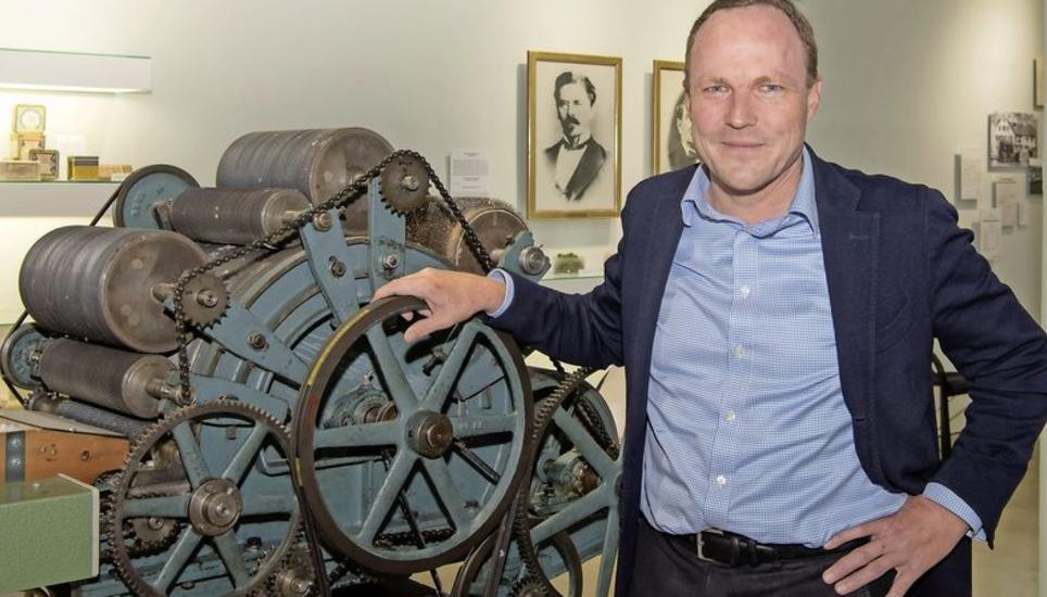 IVF-CEO Claus Martini, hier im Museum der Neuhauser Firma, steuert das Unternehmen in Richtung Zukunft. Bild: Jeannette Vogel