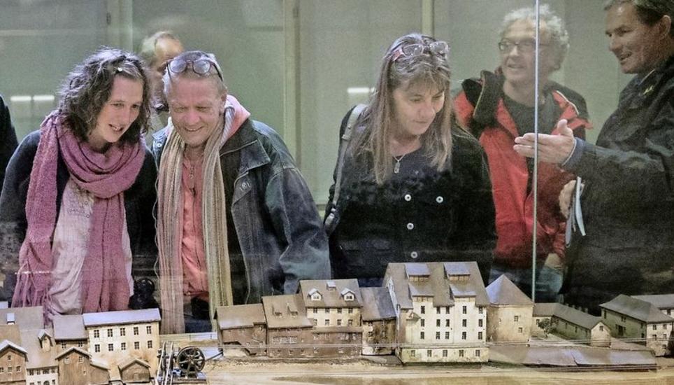 Rund tausend Menschen zog es allein ins Museum zu Allerheiligen, wo es unter anderem das grosse Moserdamm-Modell in der Dauerausstellung «Schaffhausen im Fluss» zu sehen gab.Bild Evelyn Kutschera