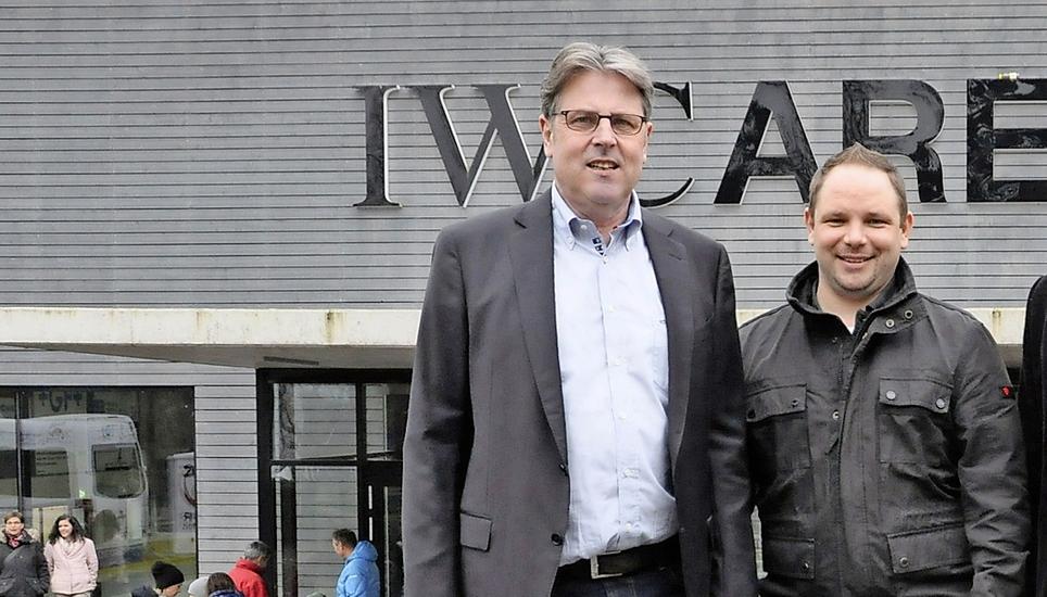 Der zurückgetretene Präsident André Leder (links) und der neue EHCS-Trainer Patrick Meier, der das Team in die am Samstag beginnende 2.-Liga-Saison führt. Bild: poe