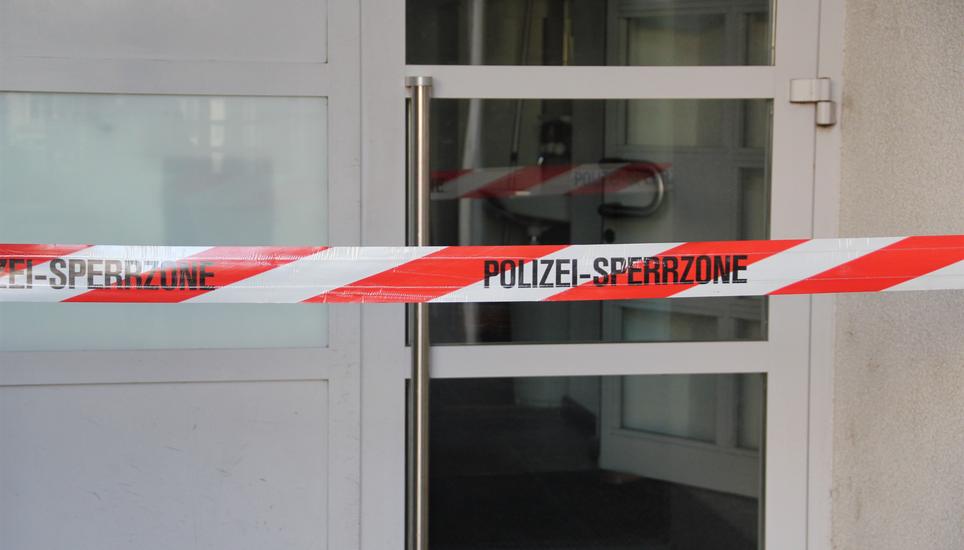 In Wasterkingen wurde am Dienstag eine 45-jährige Frau mit einem spitzen Gegenstand getötet. Der mutmassliche Täter sitzt nun in Untersuchungshaft. Bild: Radio Munot