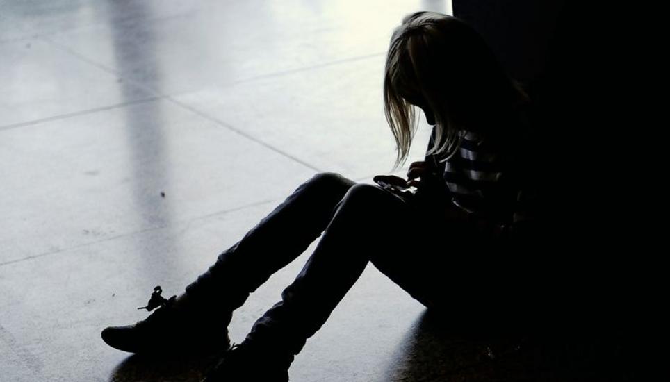 Wiederholte Traumatisierungen durch Misshandlungen verändern das Gehirn des Opfers. Die Entwicklung wird beeinträchtigt.Bild Key