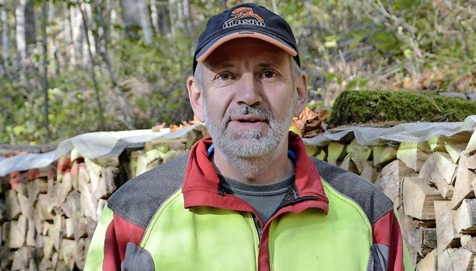 Urs Glaus verbringt praktisch jede freie Minute im Wald – schon seit seiner Kindheit. Bild: Ronja Bollinger