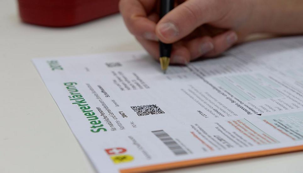 Der Steuerfuss von 105% wurde mit 29 zu 18 Stimmen beschlossen. Symbolbild: Selwyn Hoffmann