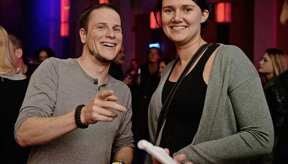 Spontan trafen sich Christoph Winkler und Hannah Völker im «Orient» und genossen die festliche Stimmung.