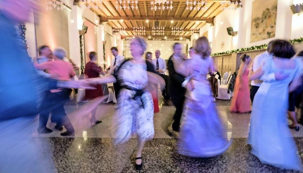 Nach Herzenslust tanzen: Am traditionellen TCS-Ball im Hombergerhaus kommen alle auf ihre Rechnung, denen Tanzen Freude bereitet. Bilder: Evelyn Kutschera