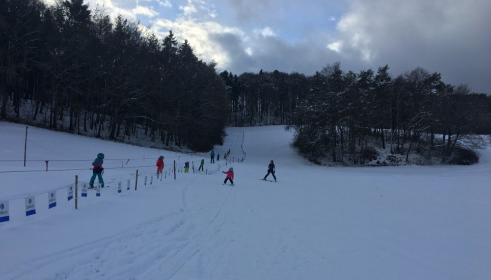 Der Skilift in Opfertshofen feierte am Samstag Saisonpremiere. Bild: Radio Munot